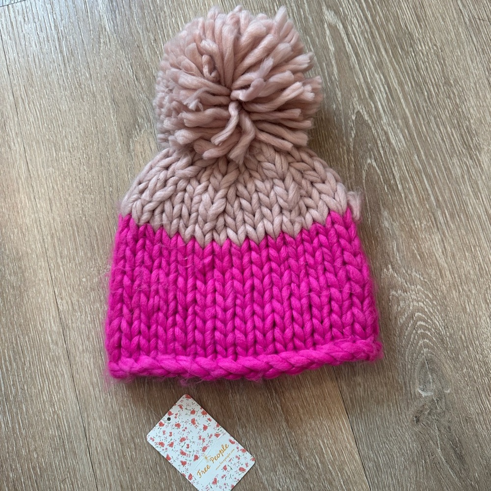 Free People Cozy Up Pom Beanie, NWT